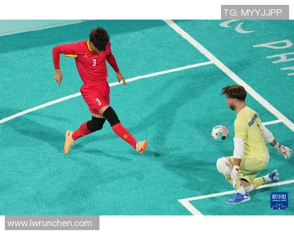 球星脚缠绷带仍顽强拼搏展现体育精神与不屈意志 球星脚缠绷带仍顽强拼搏展现体育精神与不屈意志