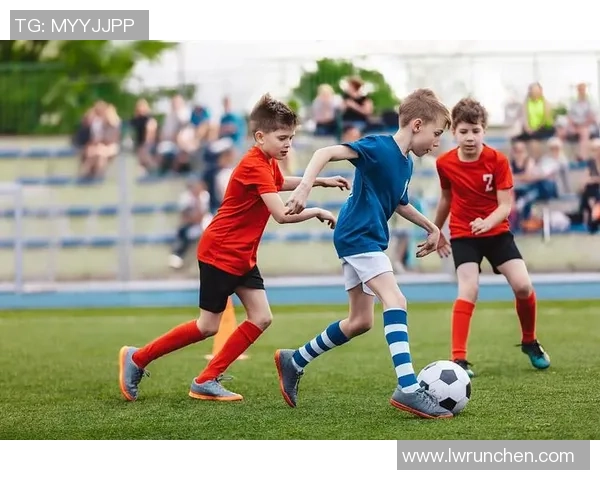 趣味才足球星的魅力人生:从球场到生活的趣味故事与精彩瞬间 趣味才足球星的魅力人生:从球场到生活的趣味故事与精彩瞬间